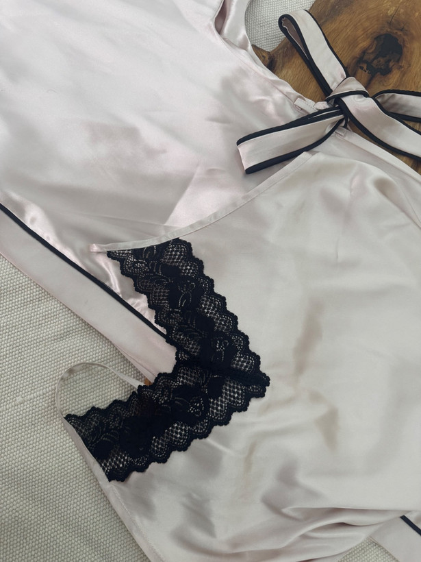 ست لباس خواب دو تیکه پیراهن و روبدوشامبر